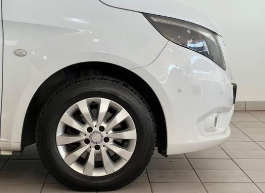 Mercedes-Benz Vito or Smiliar