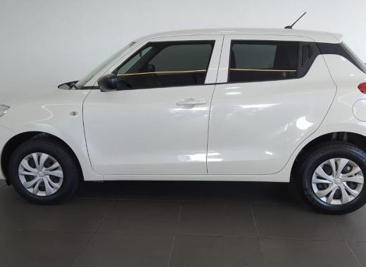 Suzuki Swift or Smiliar