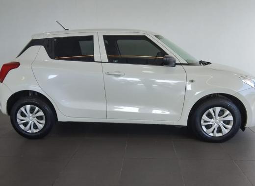 Suzuki Swift or Smiliar