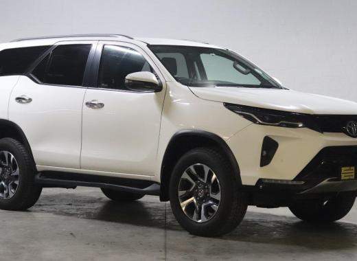 Toyota Fortuner 4x2 or Smiliar