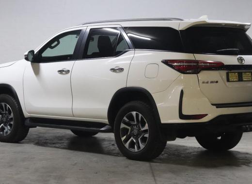 Toyota Fortuner 4x2 or Smiliar